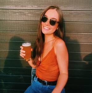 Meet your Posher, Becca